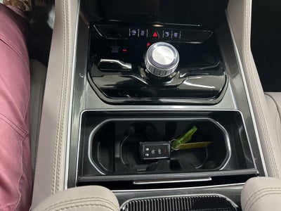 2024 Jeep Wagoneer L Base