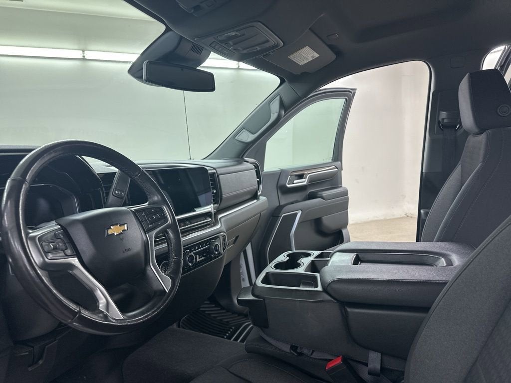 2022 Chevrolet Silverado 1500 LT (2FL)