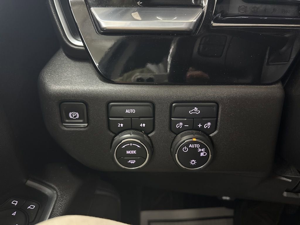 2022 Chevrolet Silverado 1500 LT (2FL)