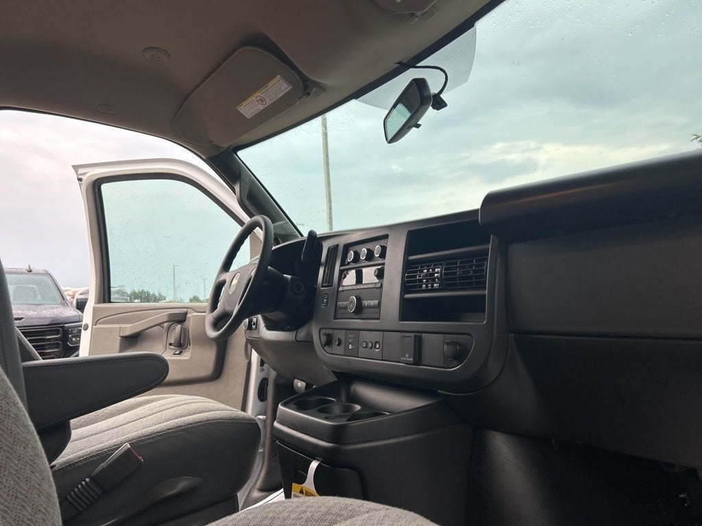 2025 Chevrolet Express Cargo 2500 WT
