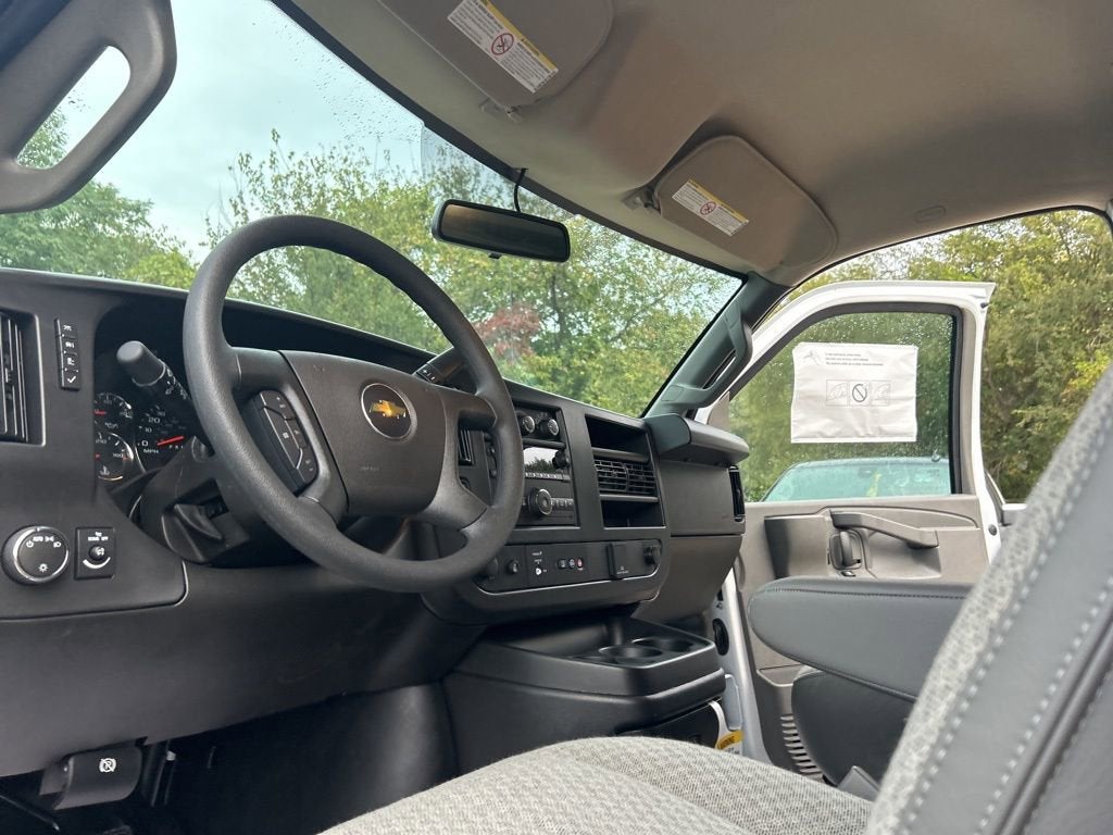 2025 Chevrolet Express Cargo 2500 WT