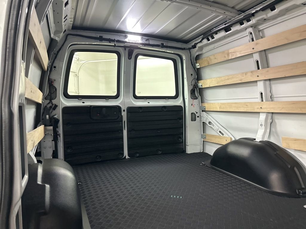 2024 Chevrolet Express Cargo 2500 WT