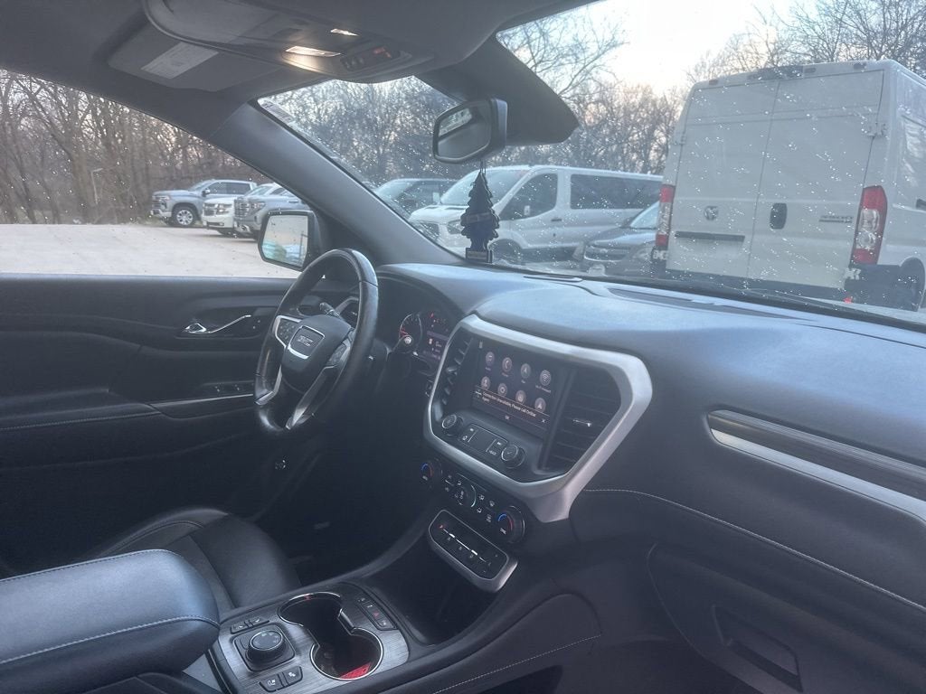 2021 GMC Acadia SLT