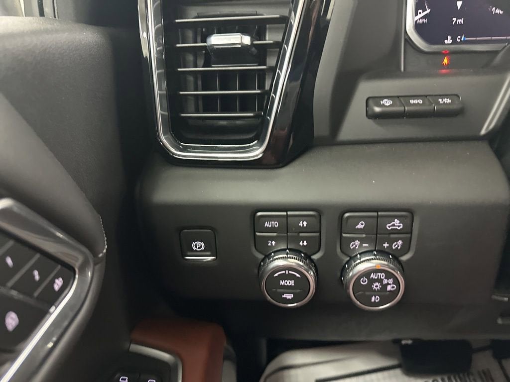 2026 GMC Sierra 3500 HD Denali Ultimate DRW