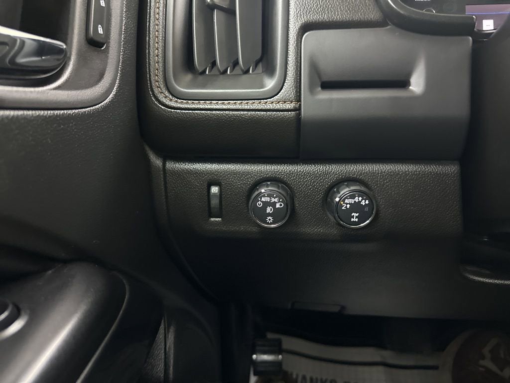 2022 GMC Canyon AT4 - Leather