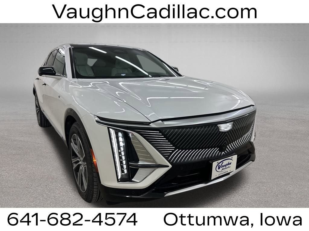 2025 Cadillac LYRIQ Luxury 2