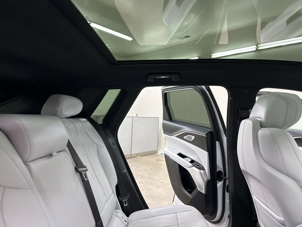 2025 Cadillac LYRIQ Luxury 2