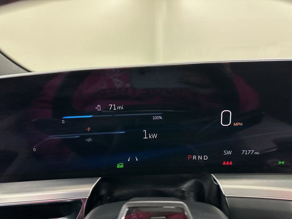 2025 Cadillac LYRIQ Luxury 2