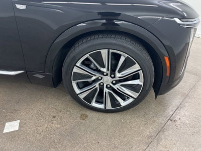 2025 Cadillac LYRIQ Luxury 3