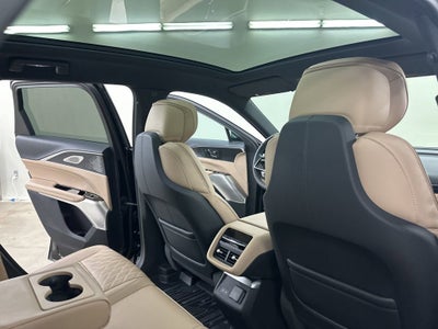 2025 Cadillac LYRIQ Luxury 3