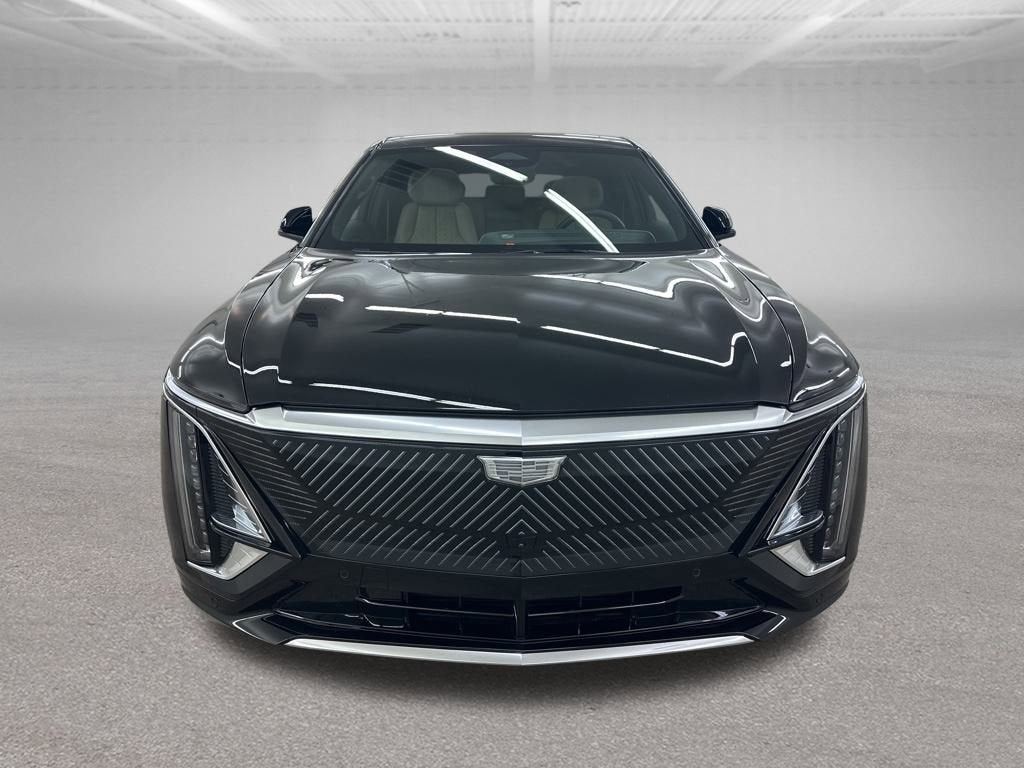 2025 Cadillac LYRIQ Luxury 3