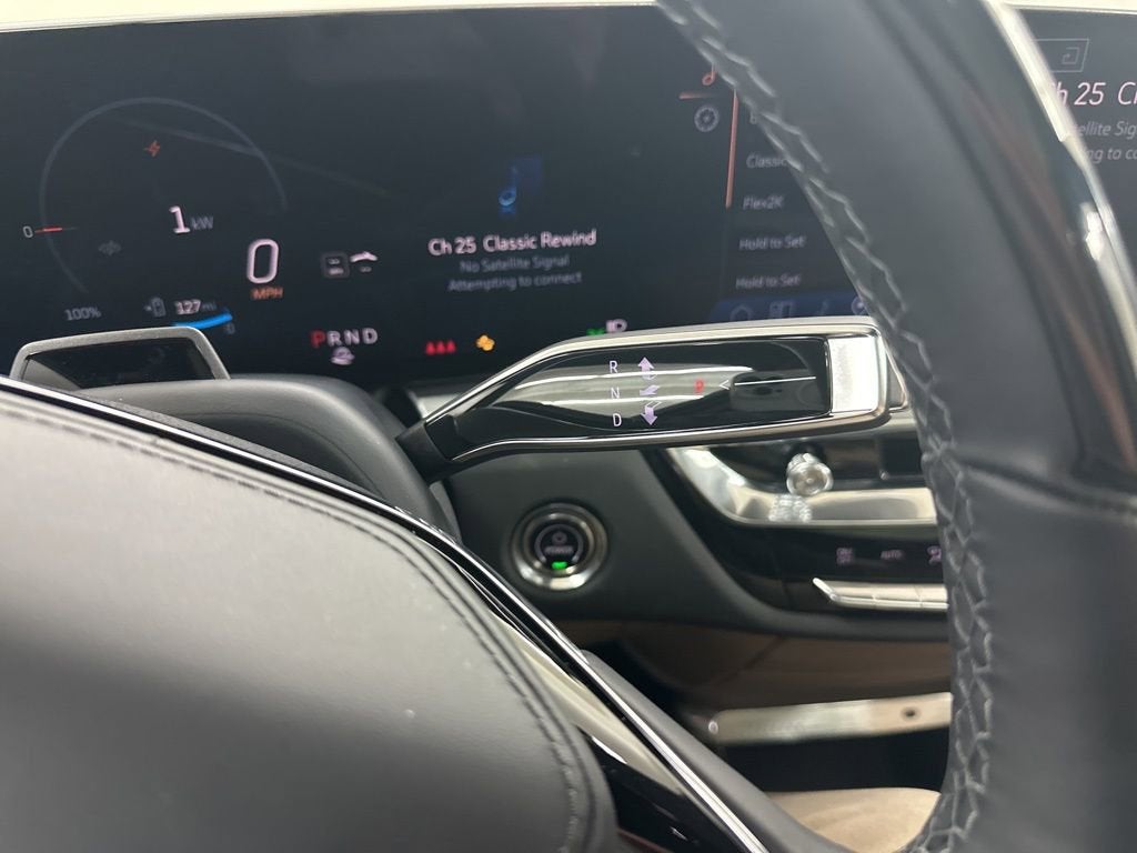 2025 Cadillac LYRIQ Luxury 3