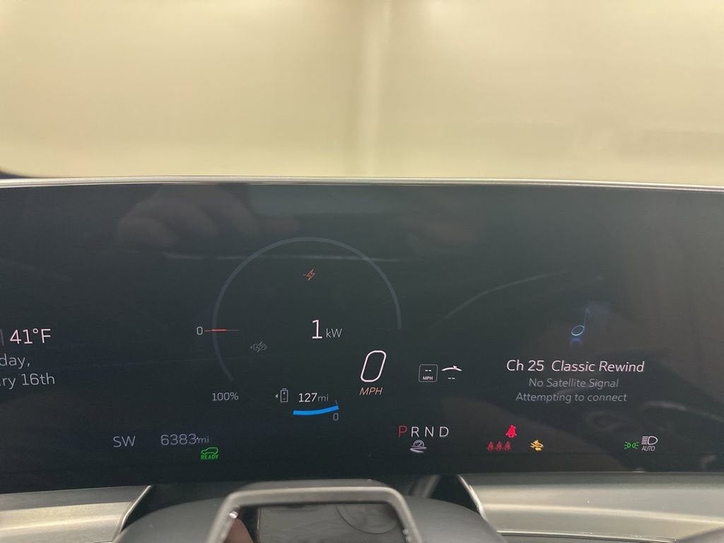 2025 Cadillac LYRIQ Luxury 3