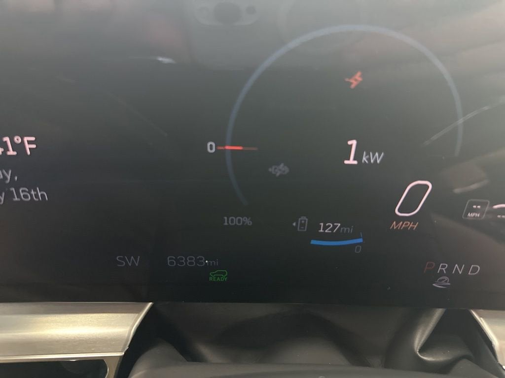 2025 Cadillac LYRIQ Luxury 3