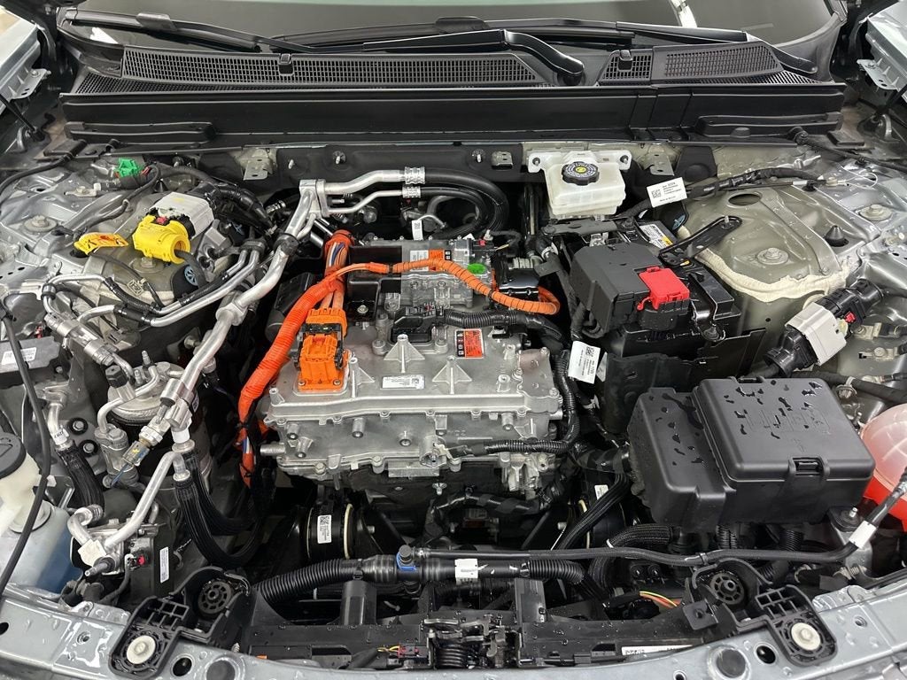 2025 Cadillac LYRIQ Sport 2