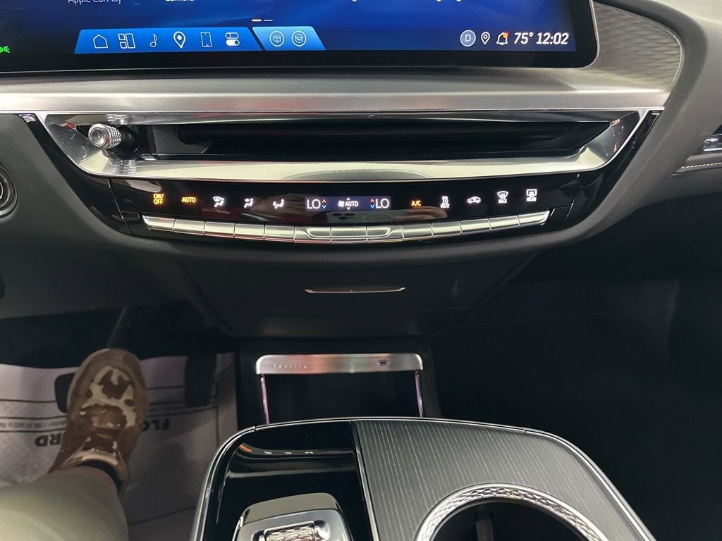 2025 Cadillac LYRIQ Sport 2