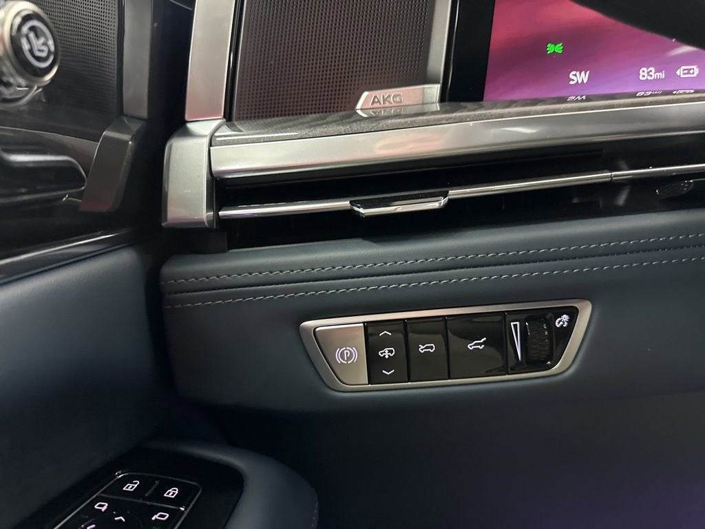 2025 Cadillac ESCALADE IQ Luxury 2