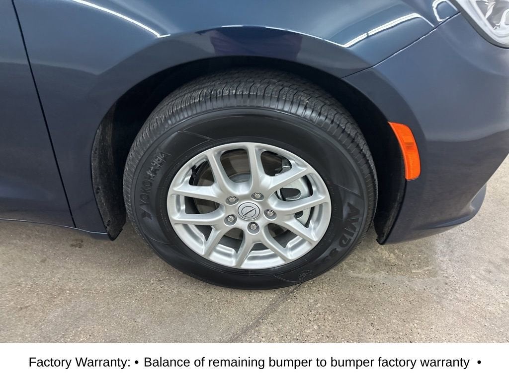 2025 Chrysler Pacifica Select