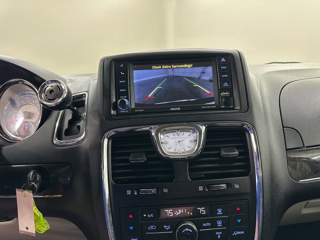 2016 Chrysler Town & Country Touring