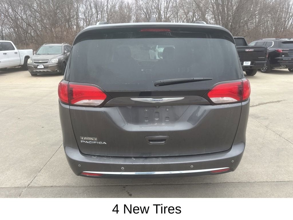 2020 Chrysler Pacifica Touring L
