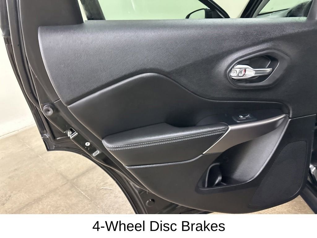 2022 Jeep Cherokee Latitude Lux