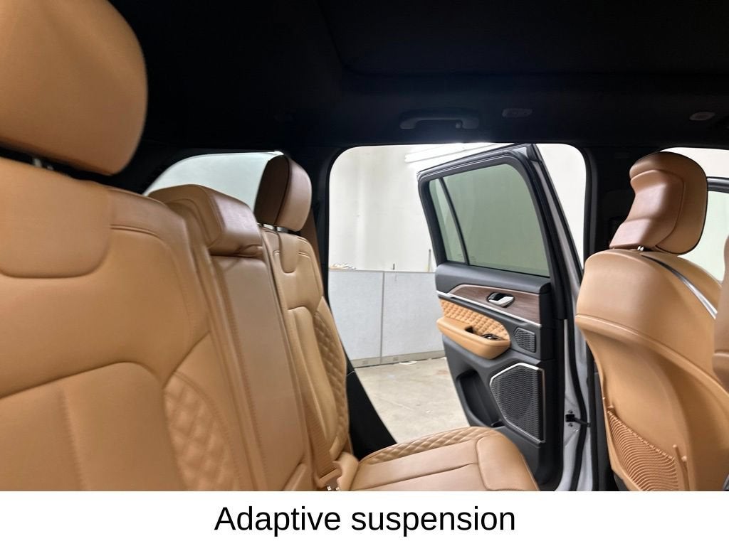 2023 Jeep Grand Cherokee Summit