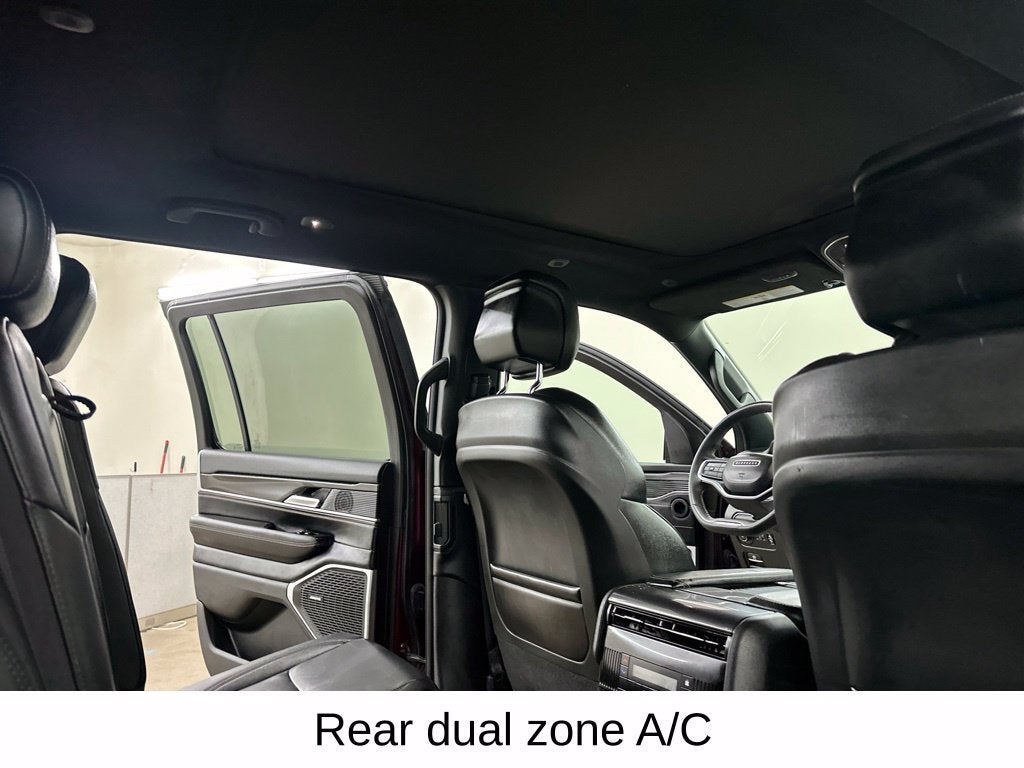 2024 Jeep Wagoneer BASE
