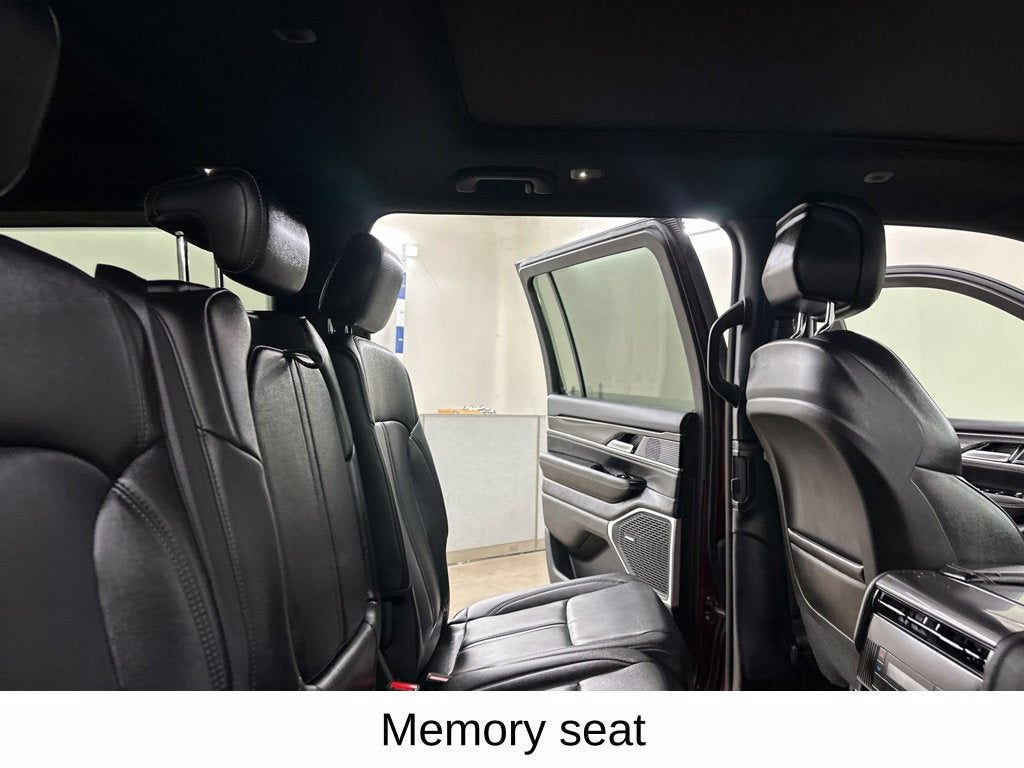 2024 Jeep Wagoneer BASE