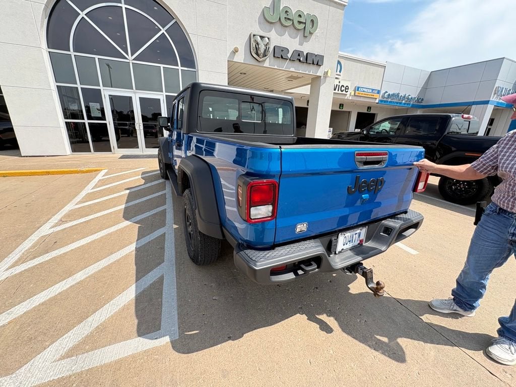 2023 Jeep Gladiator Sport