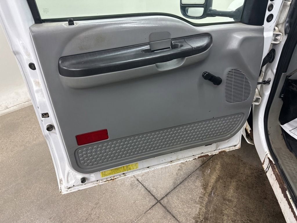 2006 Ford Super Duty F-350 DRW XL