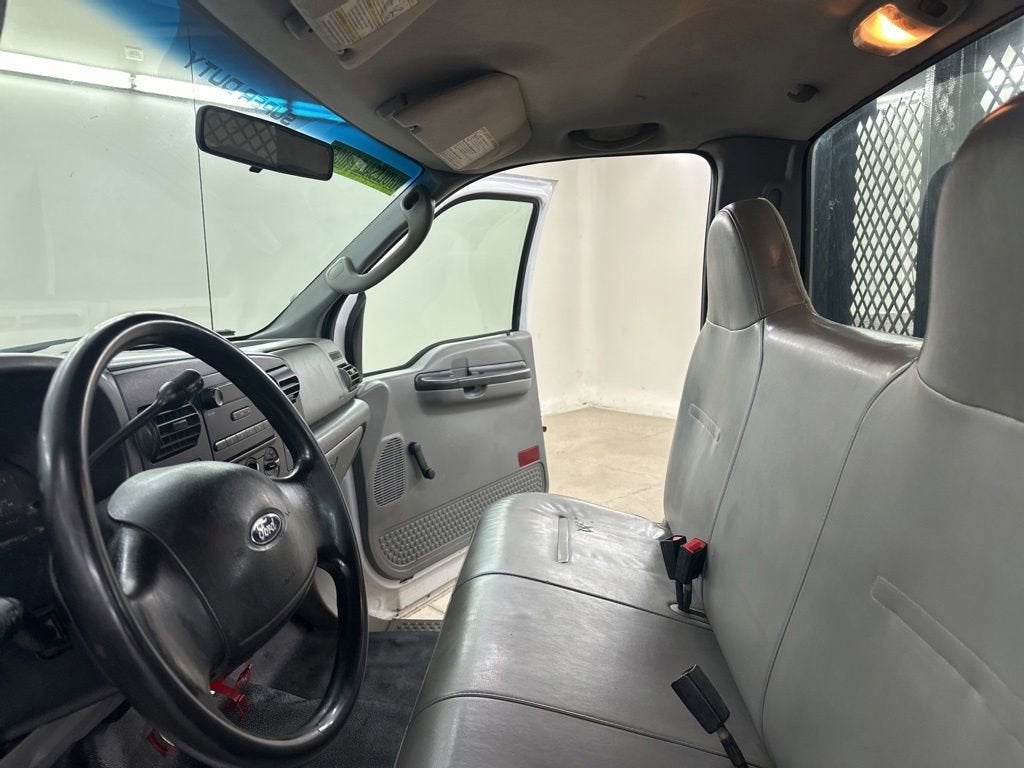 2006 Ford Super Duty F-350 DRW XL