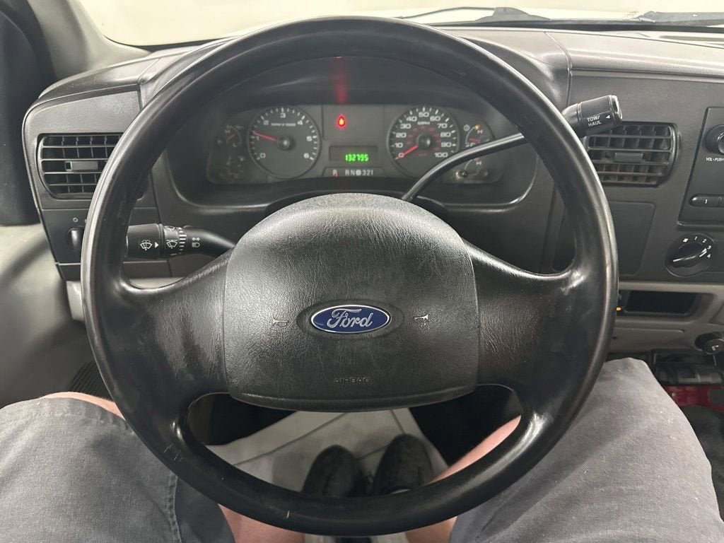 2006 Ford Super Duty F-350 DRW XL