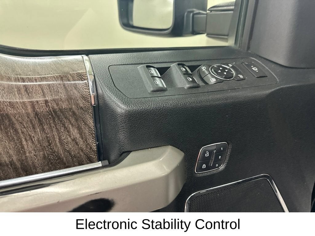 2017 Ford Super Duty F-250 SRW Lariat