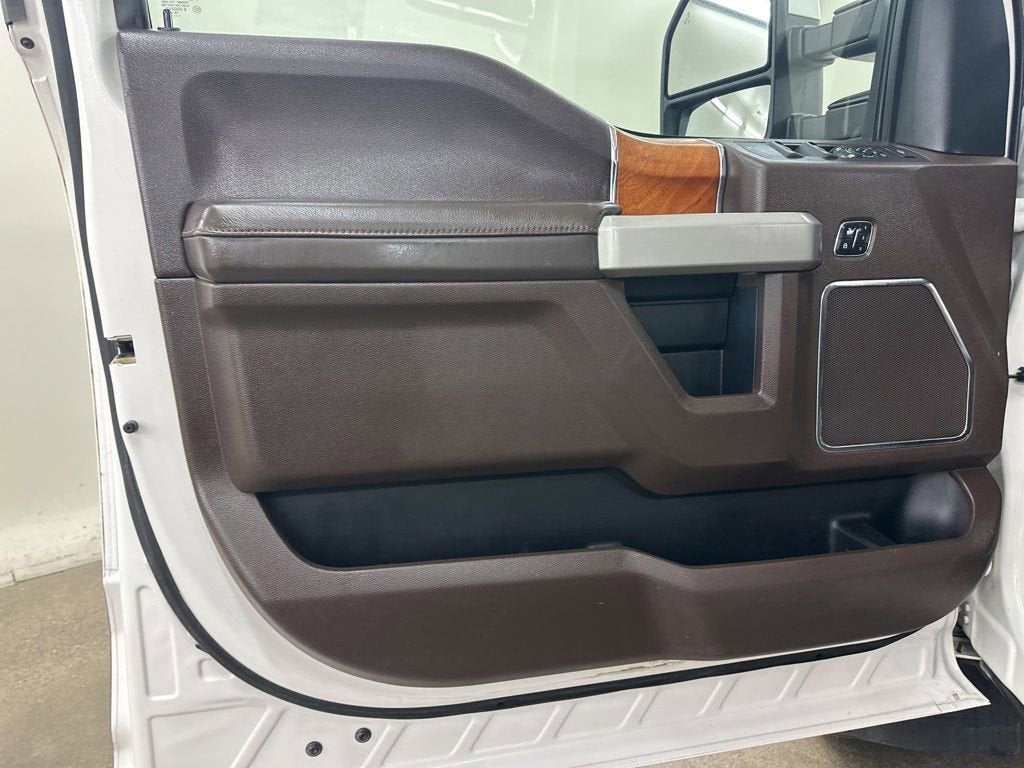 2017 Ford Super Duty F-350 SRW Platinum