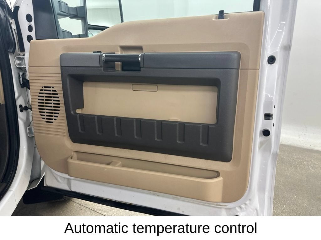 2011 Ford Super Duty F-350 DRW XL