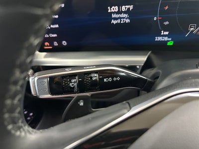 2025 Cadillac LYRIQ Luxury 3