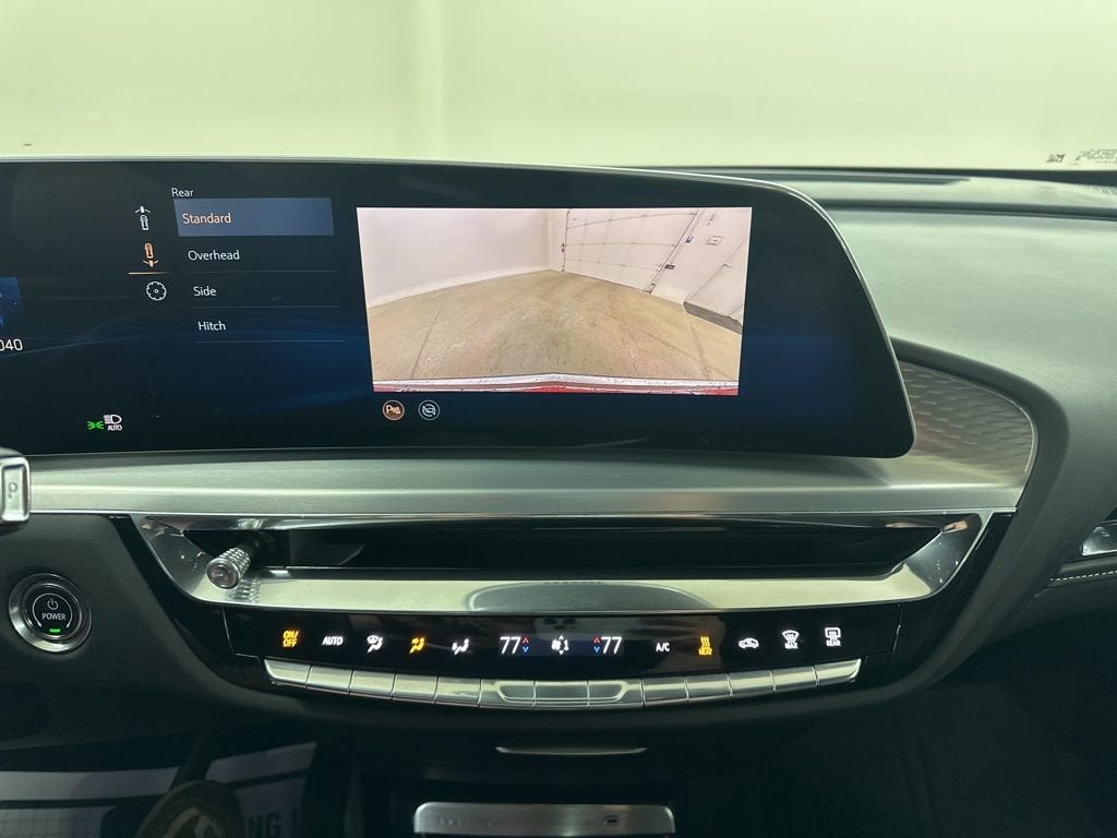 2025 Cadillac LYRIQ Luxury 3