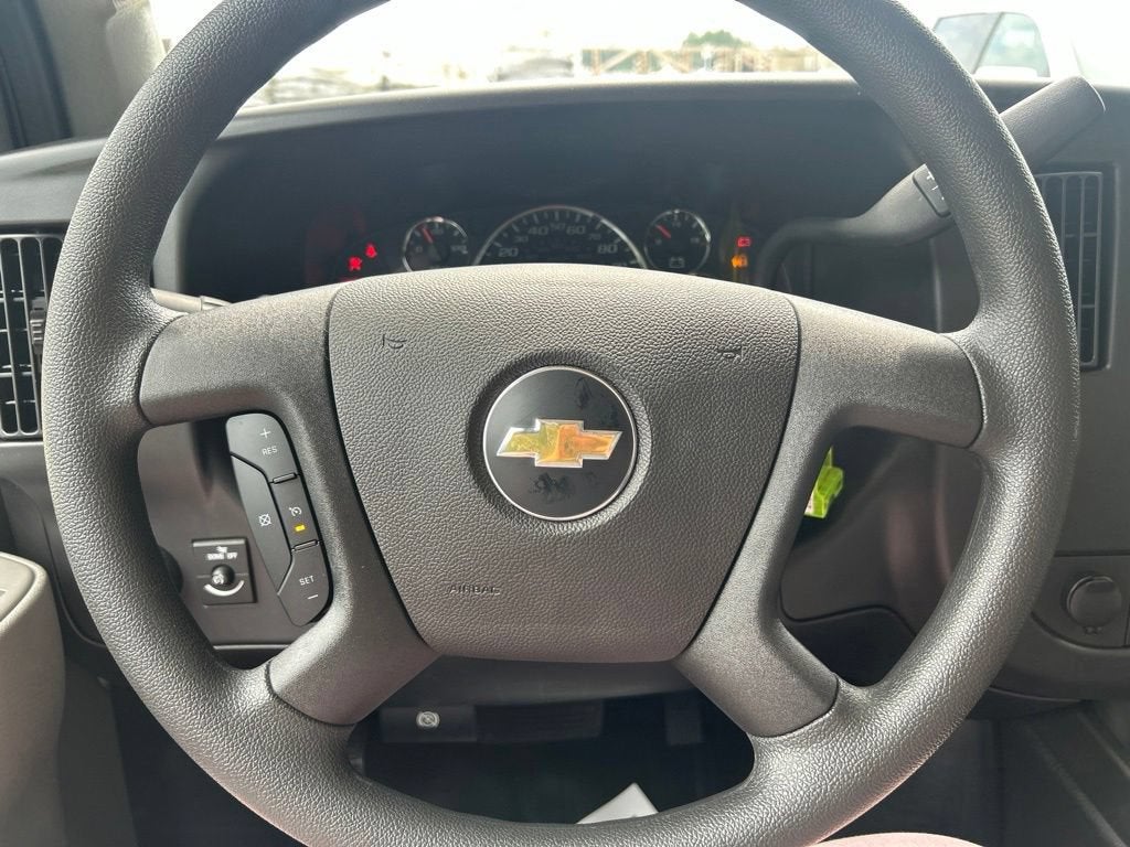 2026 Chevrolet Express Cutaway 3500 1WT