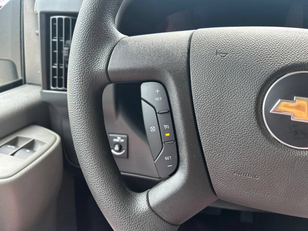 2026 Chevrolet Express Cutaway 3500 1WT