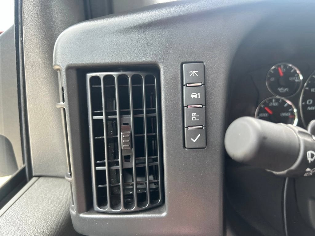2026 Chevrolet Express Cutaway 3500 1WT