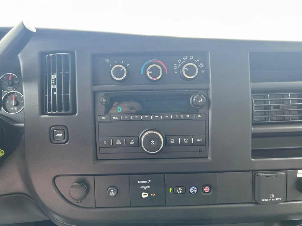 2026 Chevrolet Express Cutaway 3500 1WT