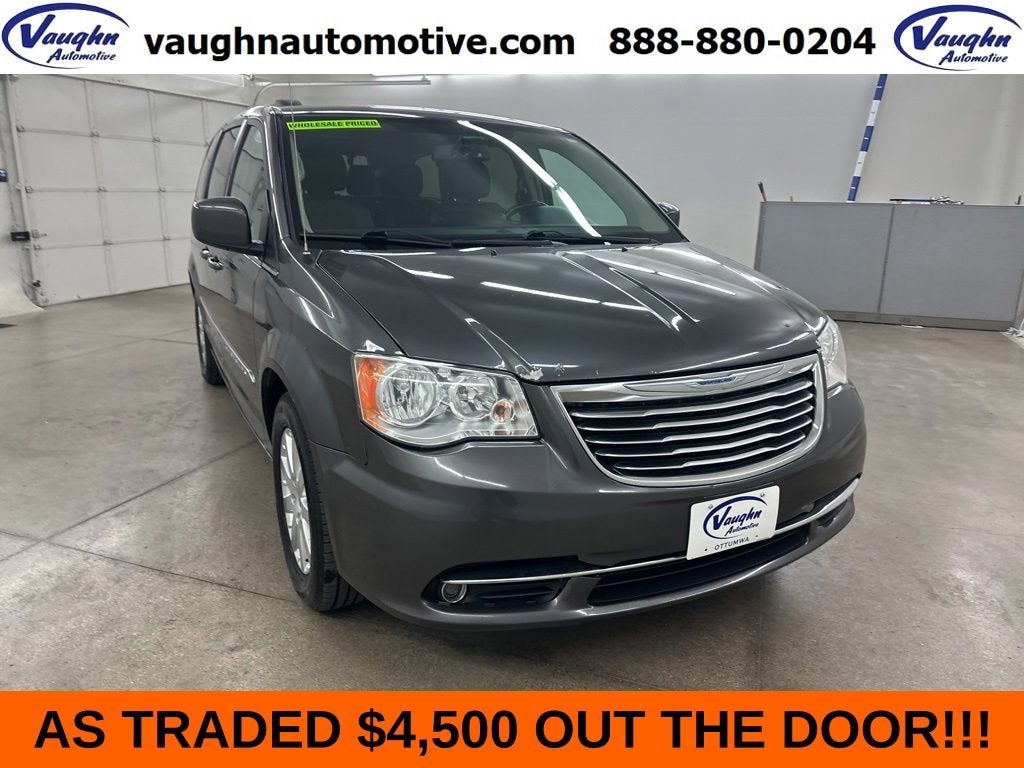 2016 Chrysler Town & Country Touring