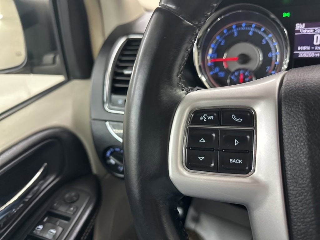 2016 Chrysler Town & Country Touring