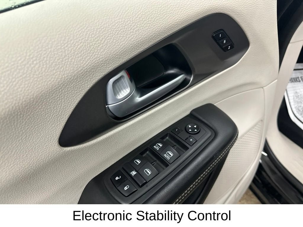 2024 Chrysler Pacifica Touring L