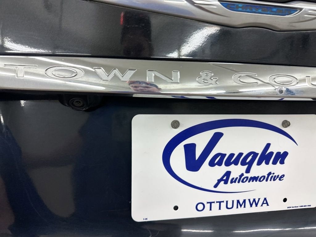 2016 Chrysler Town & Country Touring