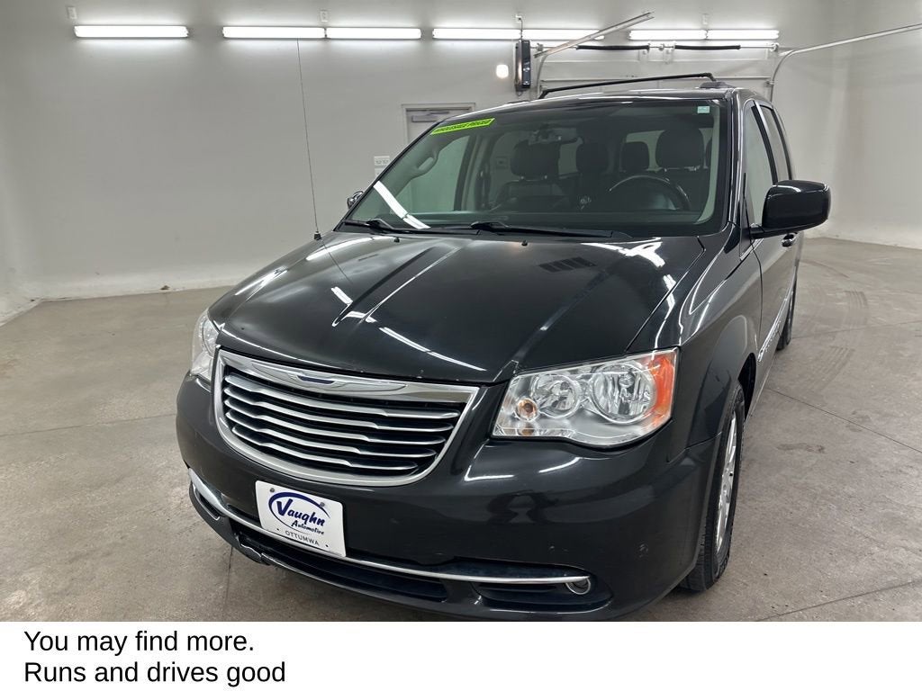2016 Chrysler Town & Country Touring