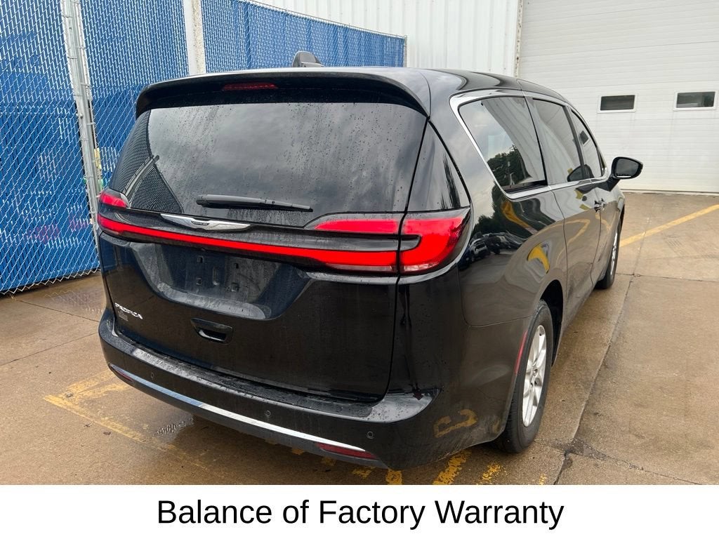 2025 Chrysler Pacifica Select