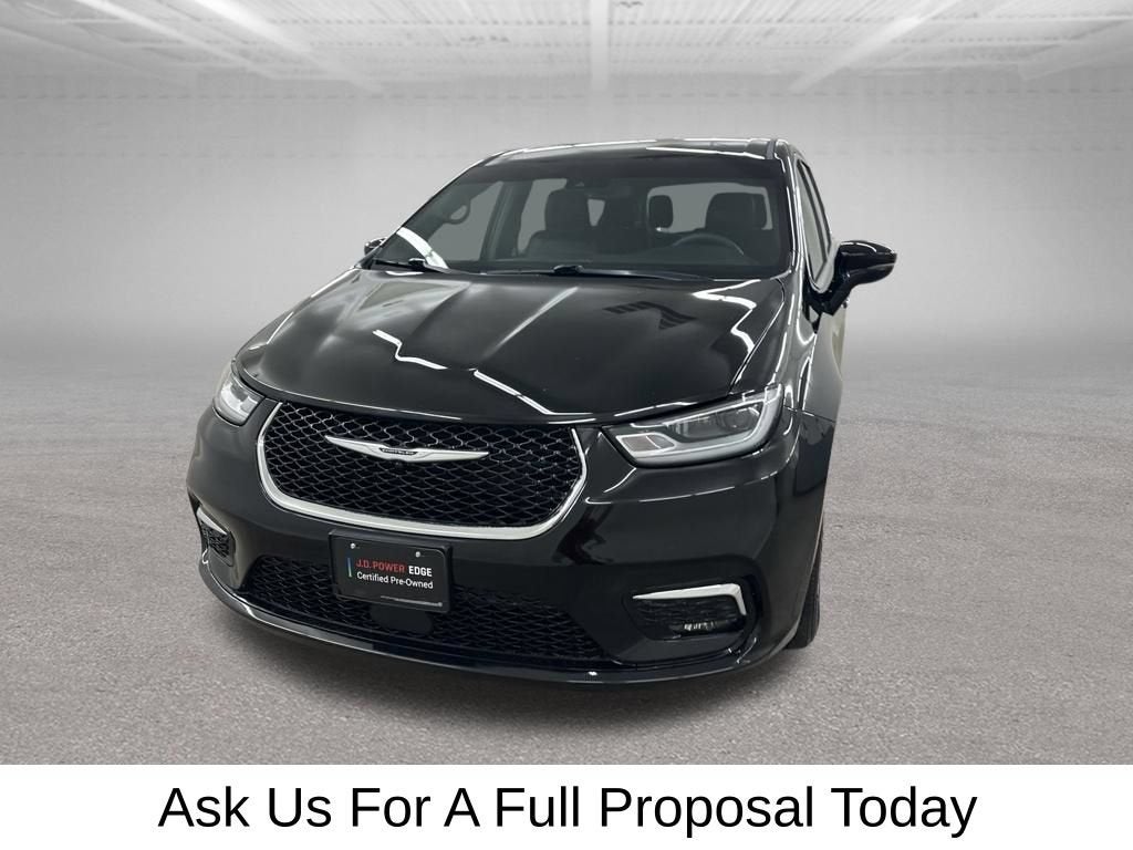 2025 Chrysler Pacifica Select