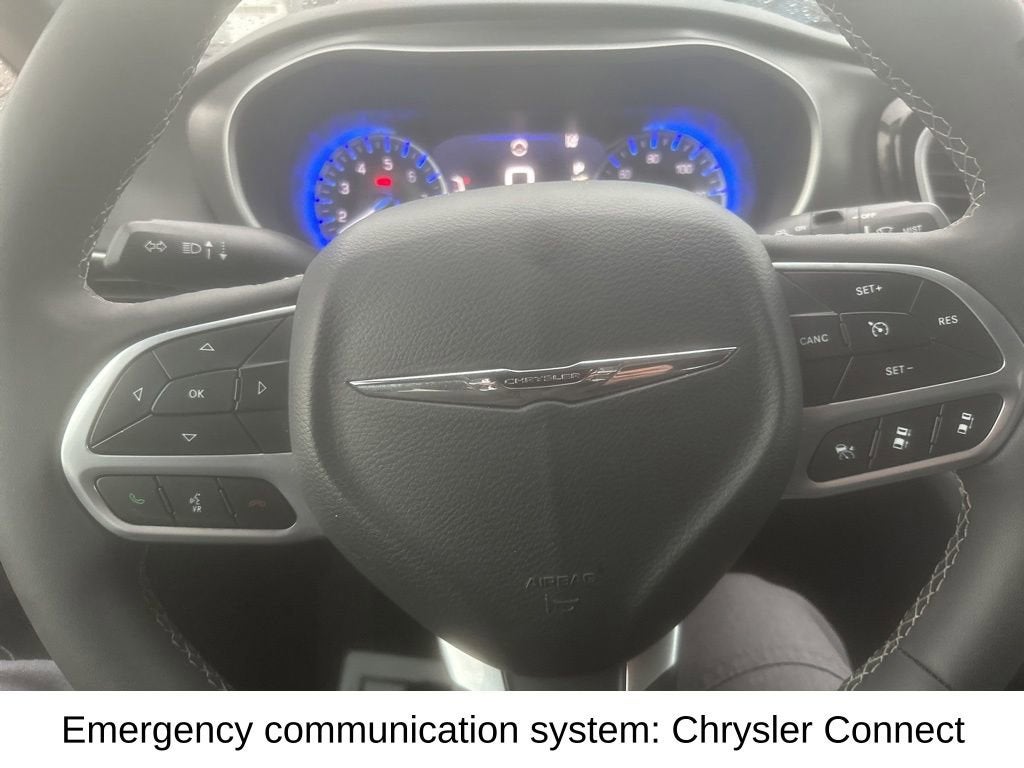 2025 Chrysler Pacifica Select