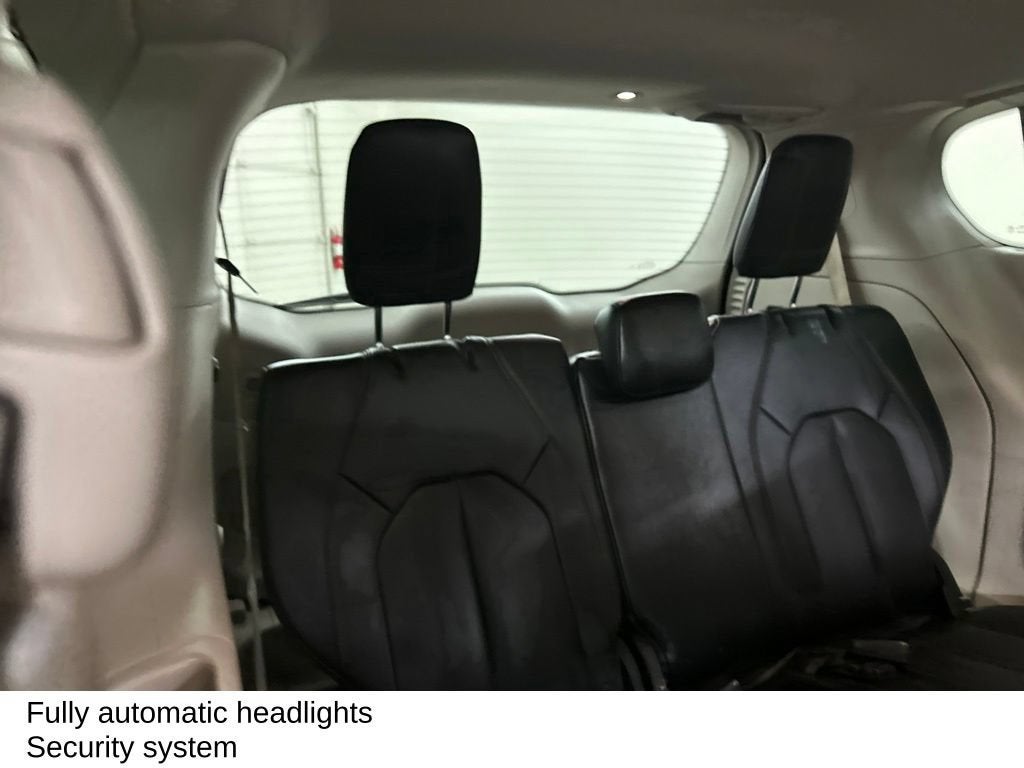 2017 Chrysler Pacifica Touring-L Plus